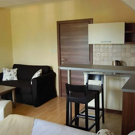 Aplend Kamzik Aparthotel 3*