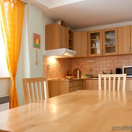 Aplend Kamzik Aparthotel