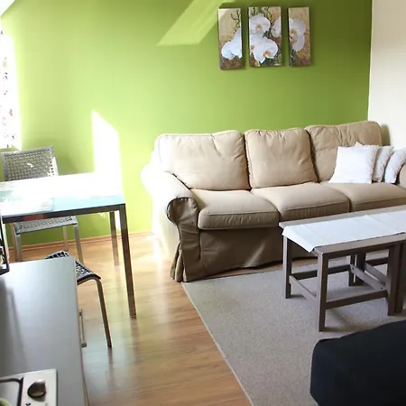 Aplend Kamzik Aparthotel 3*
