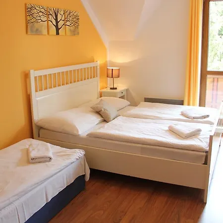 Aplend Kamzik Aparthotel 3*