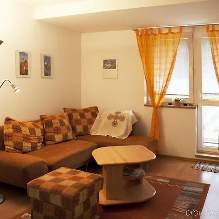 Aplend Kamzik Aparthotel