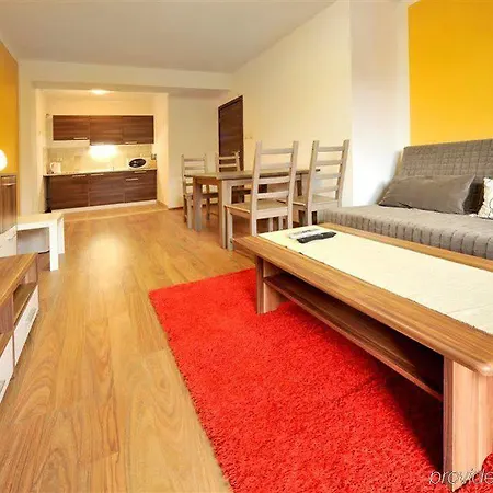 Aplend Kamzik Aparthotel 3*