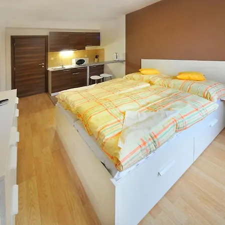 Aplend Kamzik Aparthotel 3*